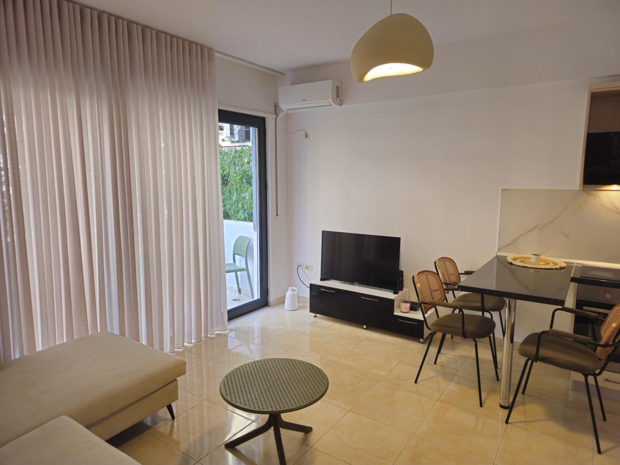 Apartament Flori Center Wlora